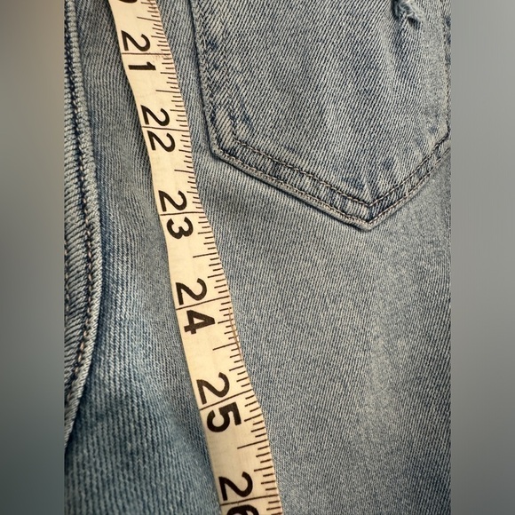Hollister Curvy High Rise Mom Vintage Stretch Distressed Blue Jeans Size 1R - Picture 10 of 16